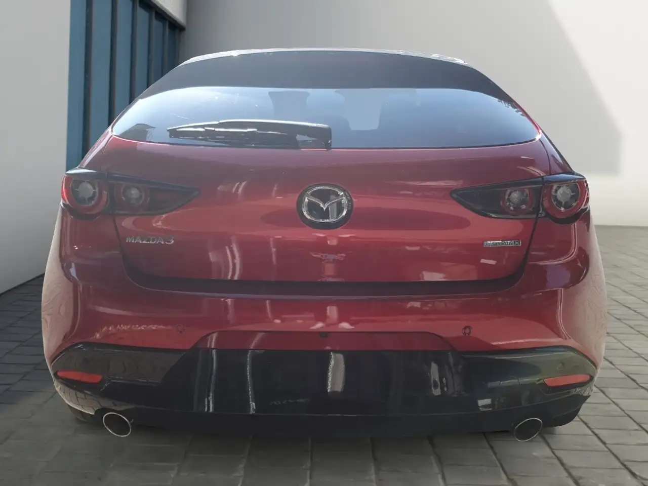 Mazda 3 e-SKYACTIV-X 186 FWD 6AT EXCLUSIVE — معرض صور السيارة 3