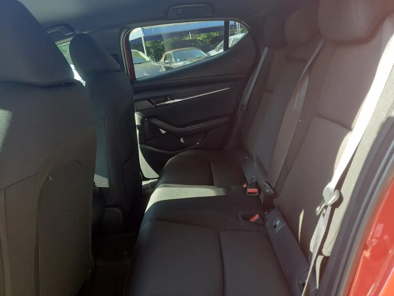 Mazda 3 e-SKYACTIV-X 186 FWD 6AT EXCLUSIVE — معرض صور السيارة 7