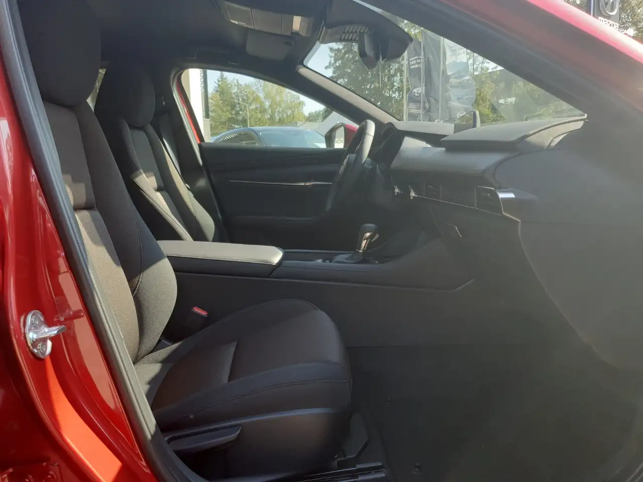 Mazda 3 e-SKYACTIV-X 186 FWD 6AT EXCLUSIVE — معرض صور السيارة 9