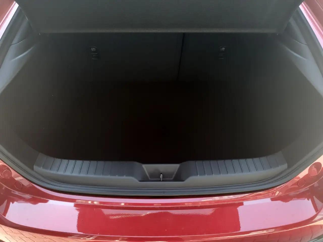 Mazda 3 e-SKYACTIV-X 186 FWD 6AT EXCLUSIVE — معرض صور السيارة 10