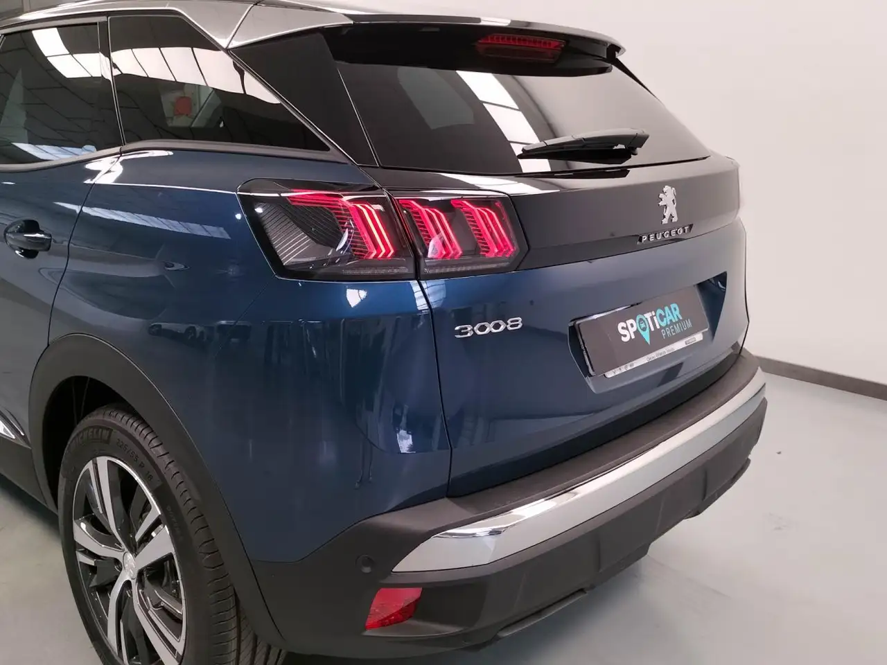 Peugeot 3008 1.2 PureTech S&S Allure 130 — Vehicle gallery 14
