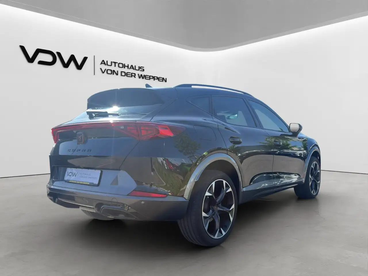 CUPRA Formentor TSI DSG 5JGar Navi AHK ACC Kamera SHZ — Vehicle gallery 8