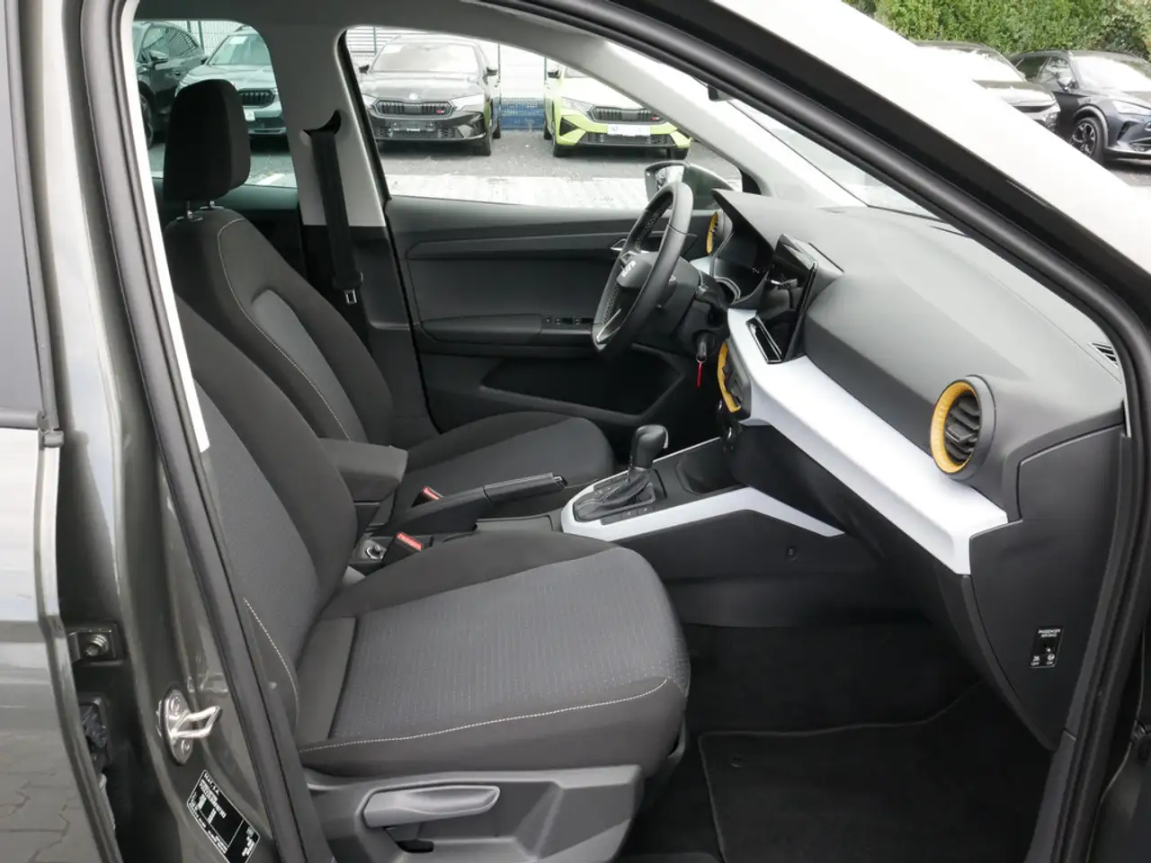 SEAT Arona 1.0 TSI Style Edition NAVI FACEL. LED — معرض صور السيارة 3