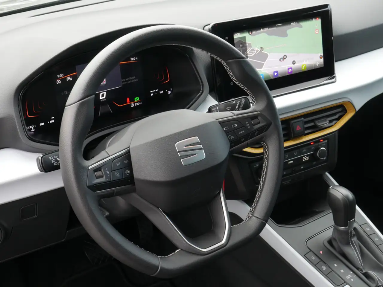 SEAT Arona 1.0 TSI Style Edition NAVI FACEL. LED — معرض صور السيارة 19
