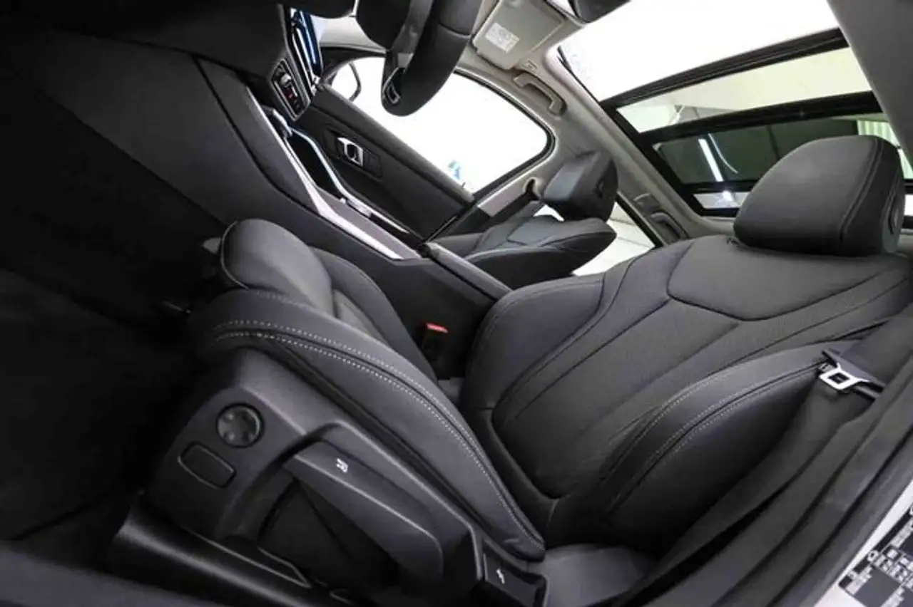 BMW 318 318d Touring Auto — معرض صور السيارة 28