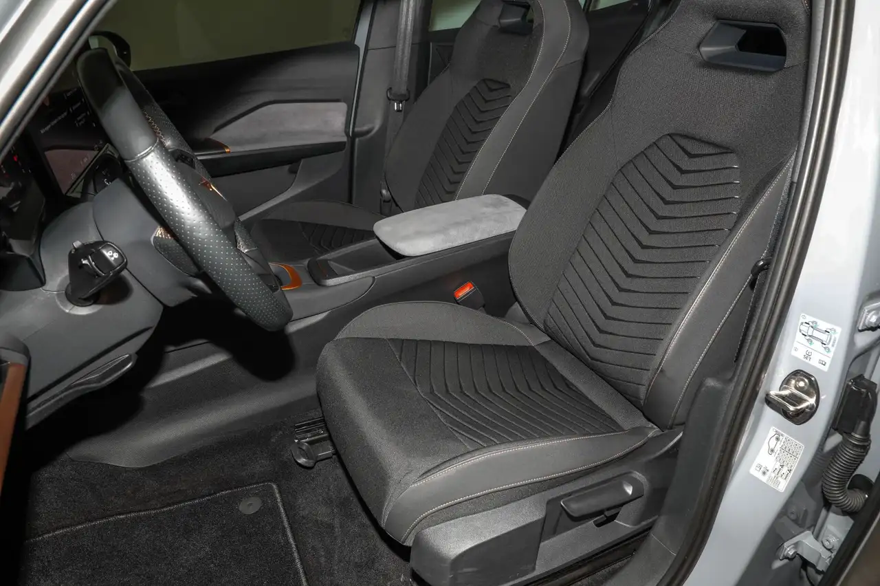 CUPRA Born 63kW LenkHeiz Klima CarPlay PDC — Vehicle gallery 17