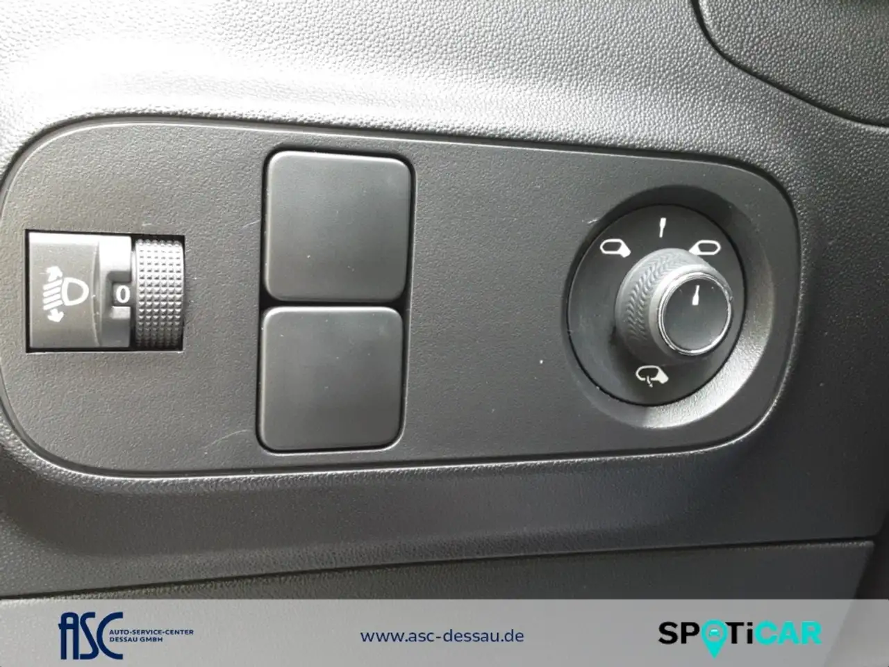 Citroen C3 1.2 PT EAT6,Navi ,EPH, Kamera,Allw.,DAB, CarPlay — Galería del vehículo 19