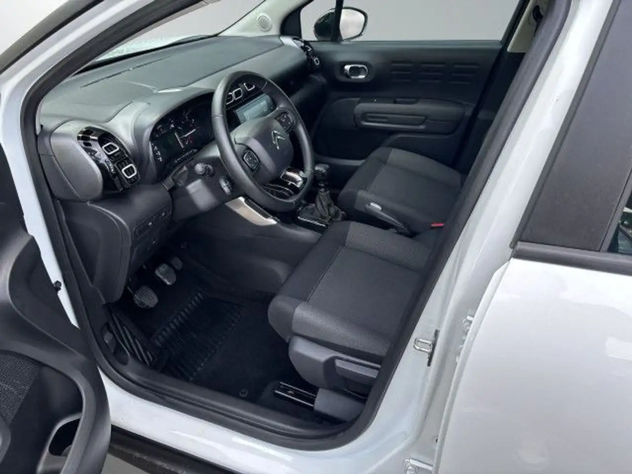 Citroen C3 Aircross PureTech 110 YOU LED CarPlay Bluetooth — Galería del vehículo 12