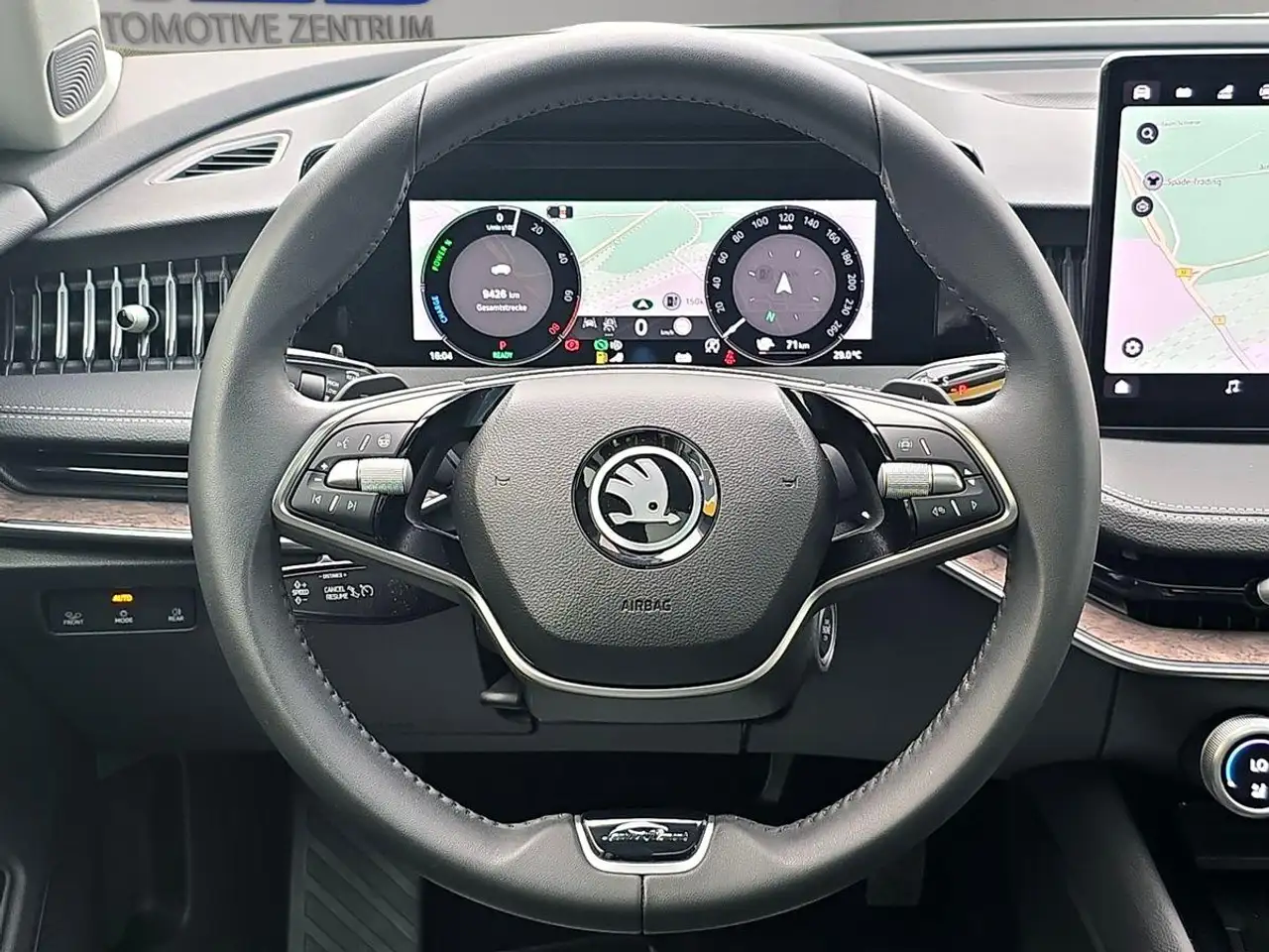 Skoda Superb IV L&K HUD CANTON SITZBLF AHK PANO 360° ACC — معرض صور السيارة 16