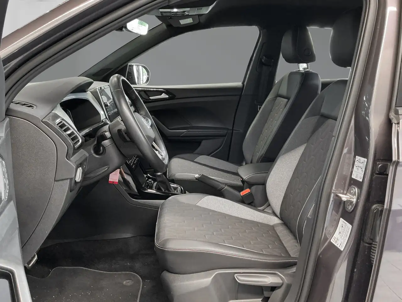 Volkswagen T-Cross 1.0 TSI GOAL Navi AHK ACC Plus-Paket SHZ — معرض صور السيارة 3