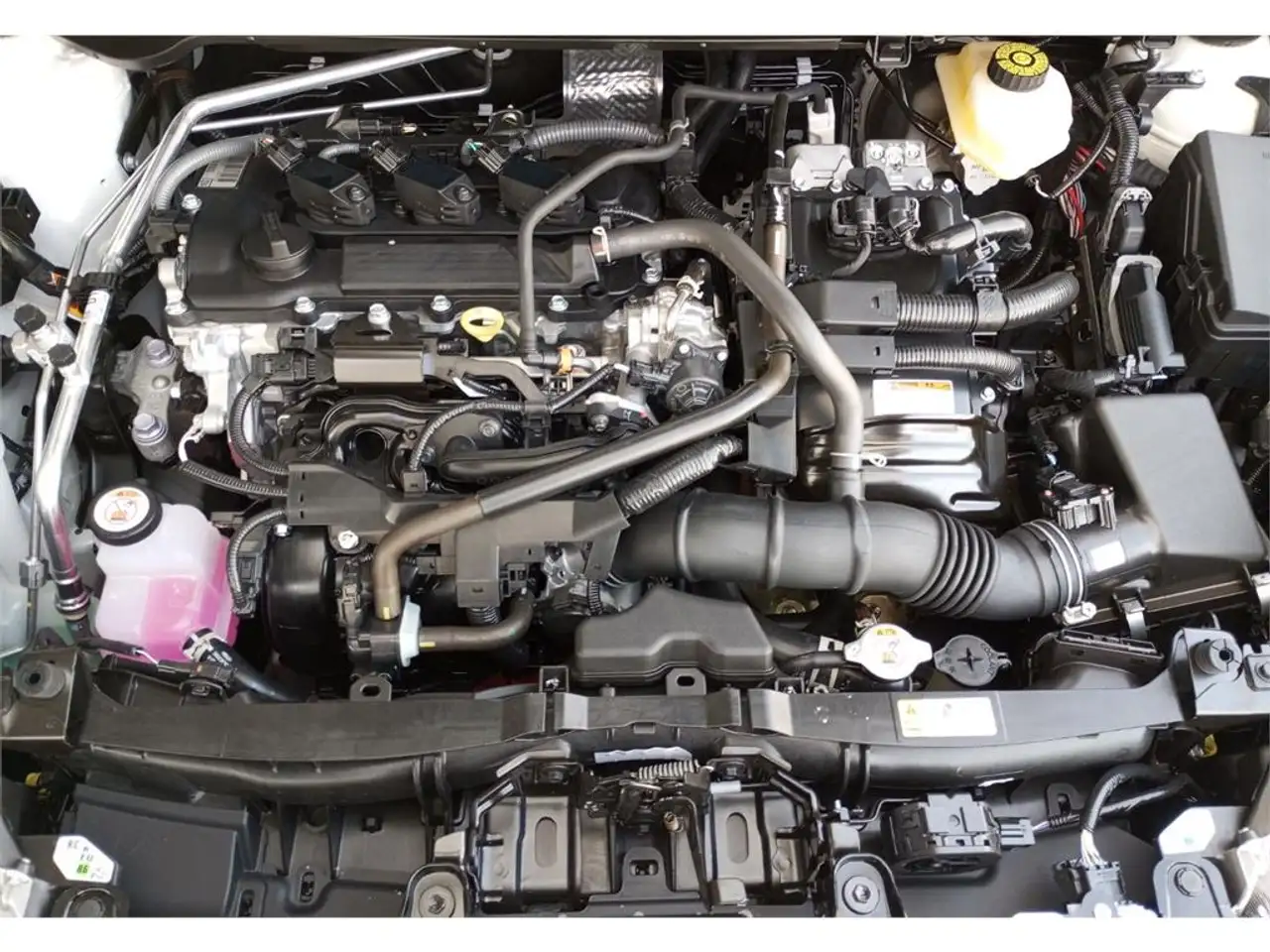 Mazda 2 Hybrid 1.5 Exclusive Line CVT 85kW — Vehicle gallery 16