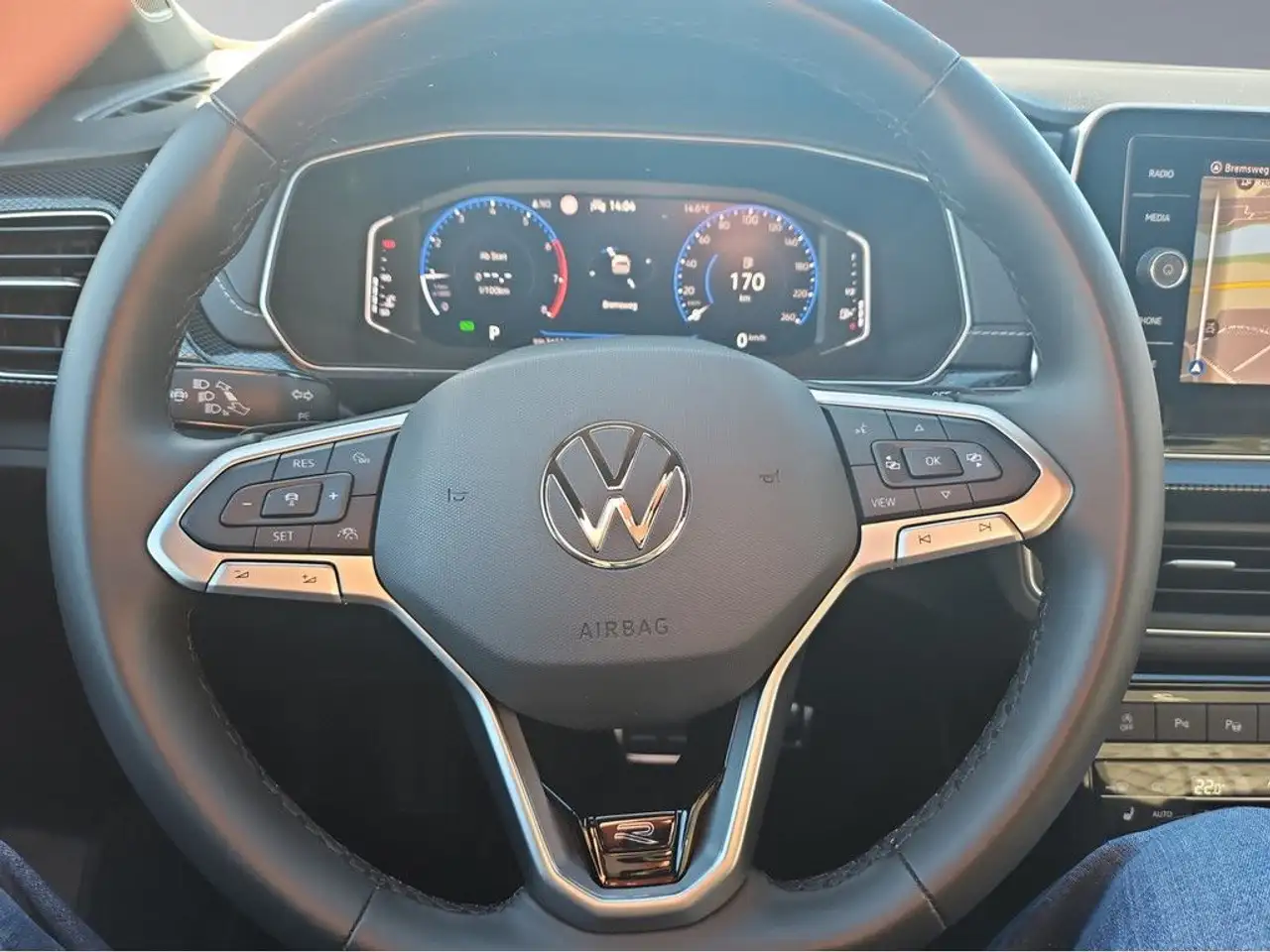 Volkswagen T-Cross 1.0TSI DSG R-Line — Vehicle gallery 12