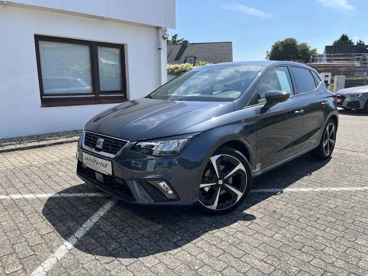 SEAT Ibiza FR 1,0l TSI DSG KAM ACC LM KEYLESS Assistenzpaket — Galerie du véhicule 23