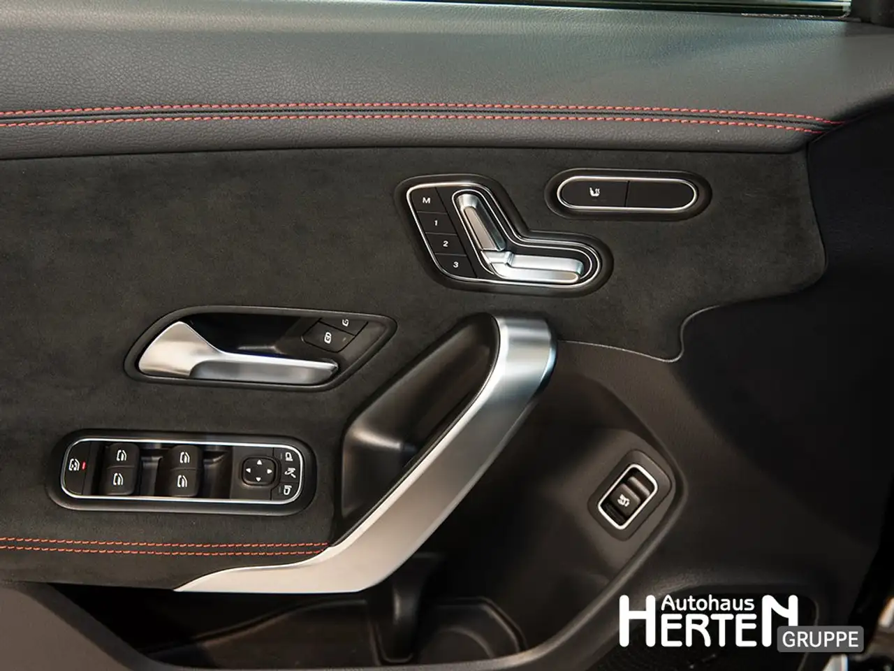 Mercedes-Benz CLA 200 SB AMG+18"+NIGHT+WINTER.P+PANO+360°+AHK — Vehicle gallery 9