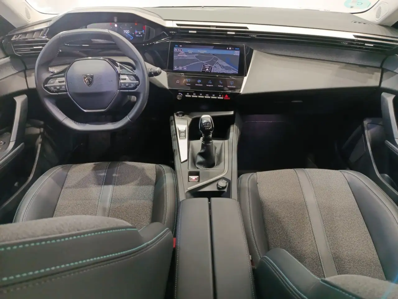 Peugeot 308 1.2 PureTech S&S Allure Pack 130 — Vehicle gallery 14