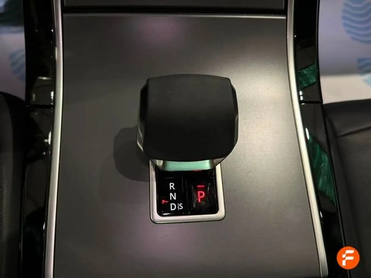 Land Rover Range Rover Evoque 1.5 I3 PHEV Dynamic HSE AWD Auto — Vehicle gallery 14