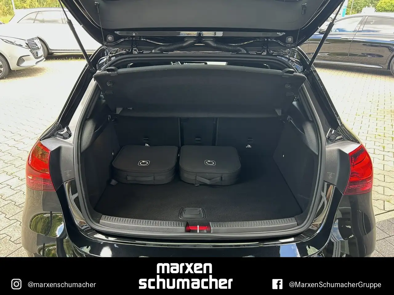 Mercedes-Benz A 250 A 250 e AMG Night+Kamera+Distro+Mulitibeam+MY24 — معرض صور السيارة 25