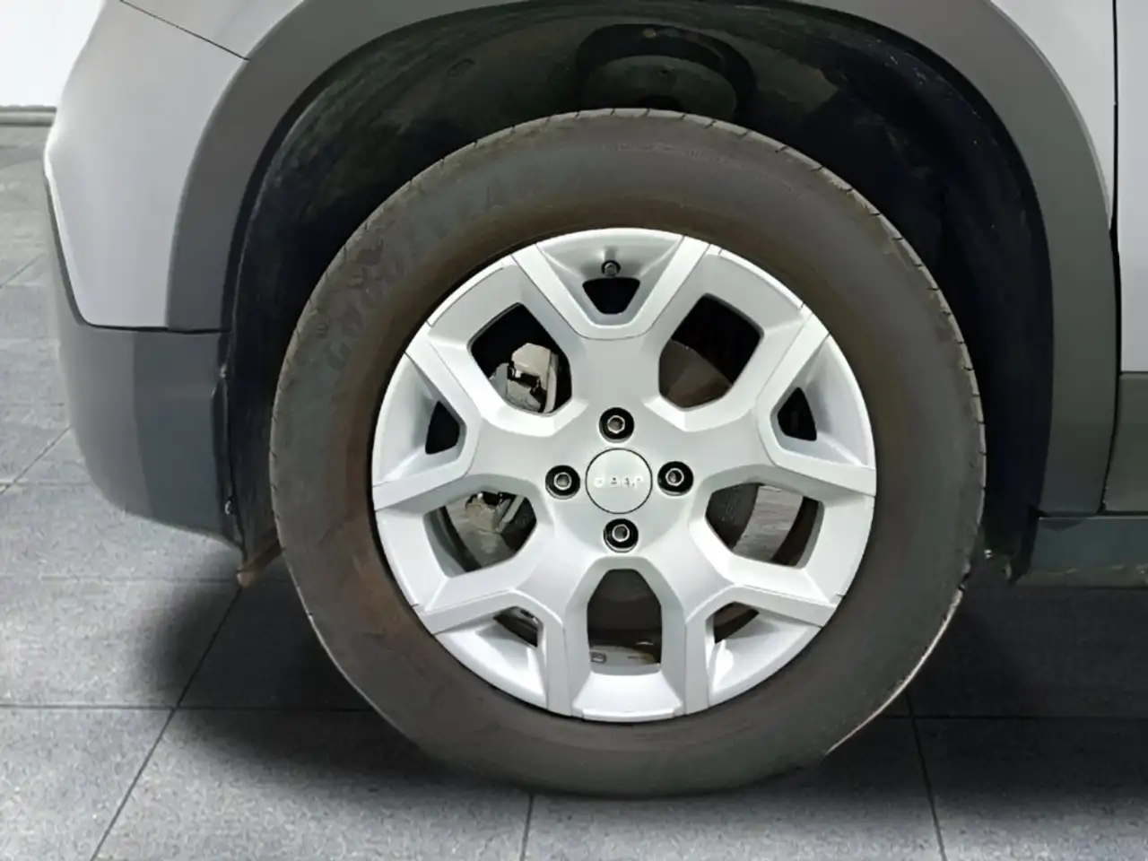 Jeep Avenger 1.2 Altitude 74KW — معرض صور السيارة 22