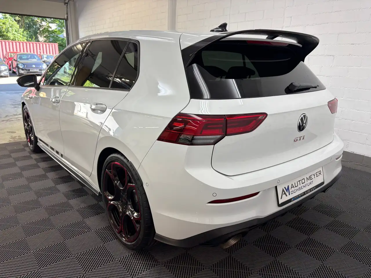 Volkswagen Golf GTI Clubsport 300 PS DSG PANO AKRA DCC UVM. — معرض صور السيارة 6