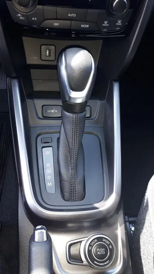 Suzuki Vitara 1.5 Hybrid Comfort 4x4 — معرض صور السيارة 12