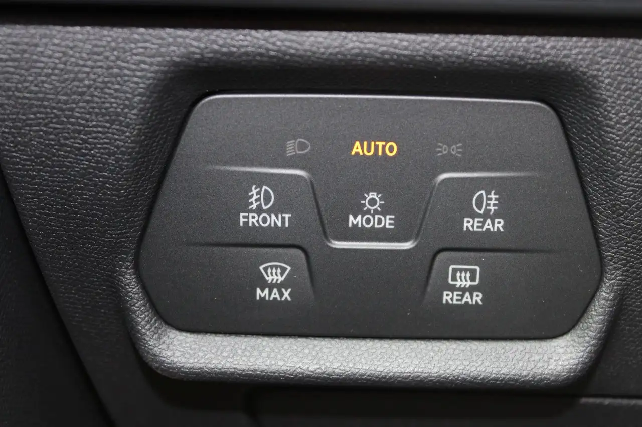 CUPRA Leon 1.4 e-Hybrid DSG+RFK+TOTW.+ACC+DCC+NAVI+SHZ — معرض صور السيارة 7