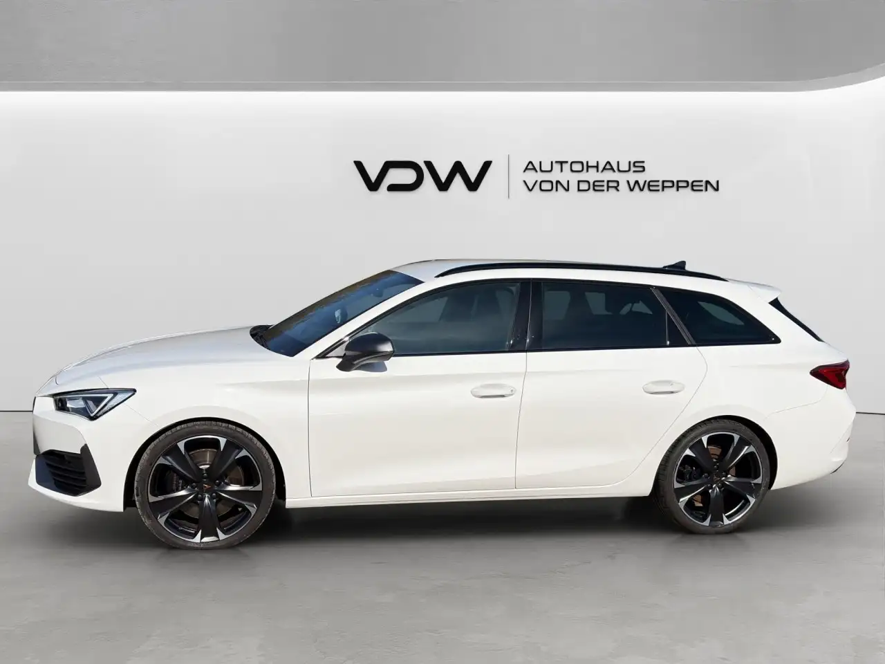 CUPRA Leon Sportstourer VZ Verkehrszeichenerk, Navi Klima — Vehicle gallery 6