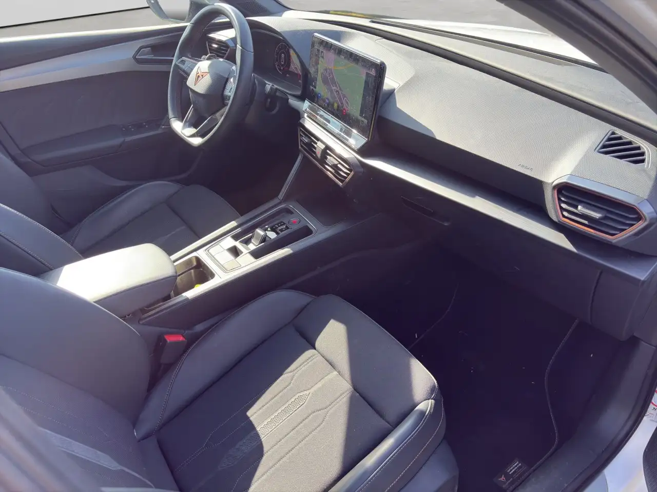 CUPRA Leon Sportstourer VZ Verkehrszeichenerk, Navi Klima — Vehicle gallery 18