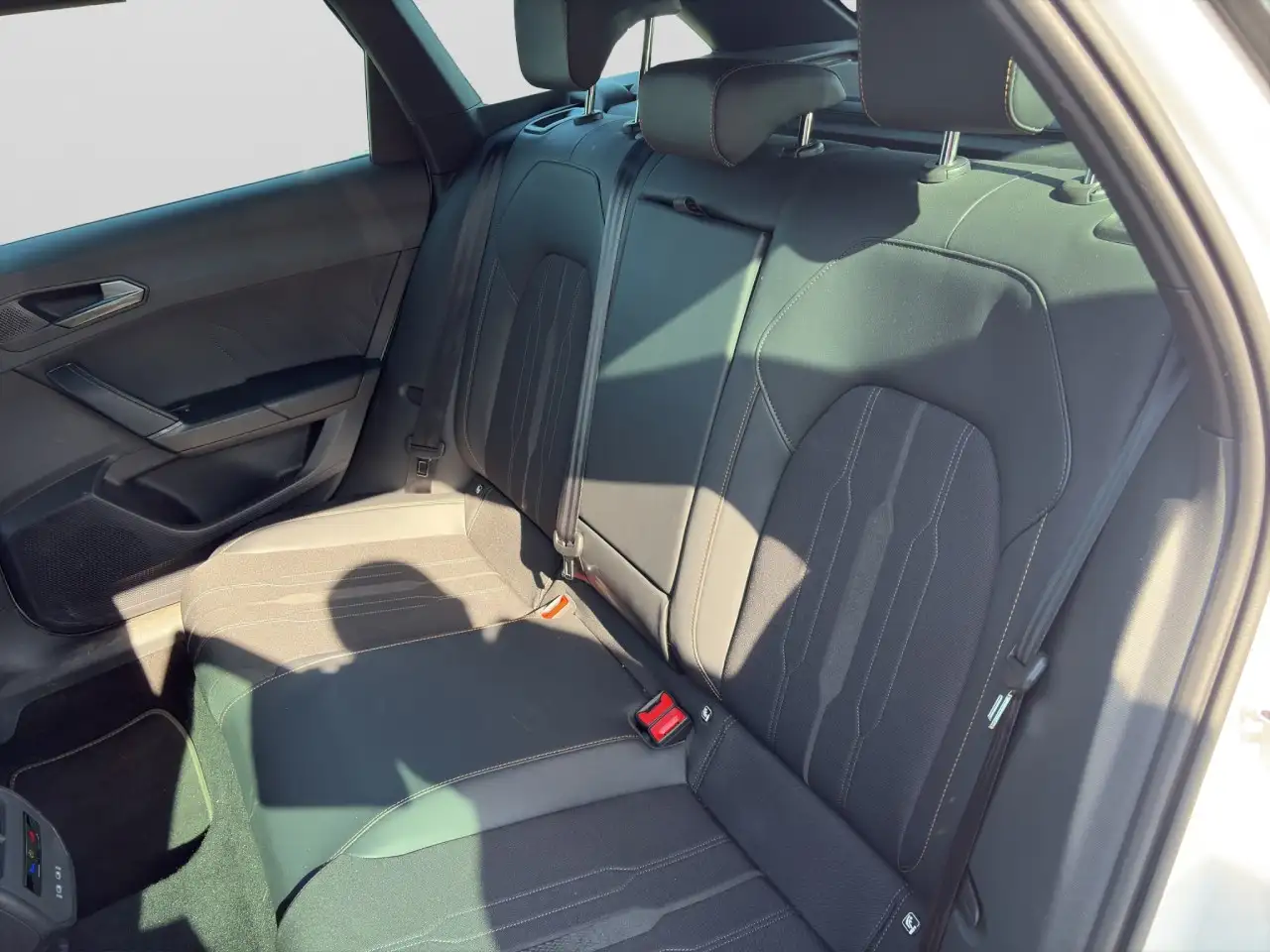 CUPRA Leon Sportstourer VZ Verkehrszeichenerk, Navi Klima — Vehicle gallery 17