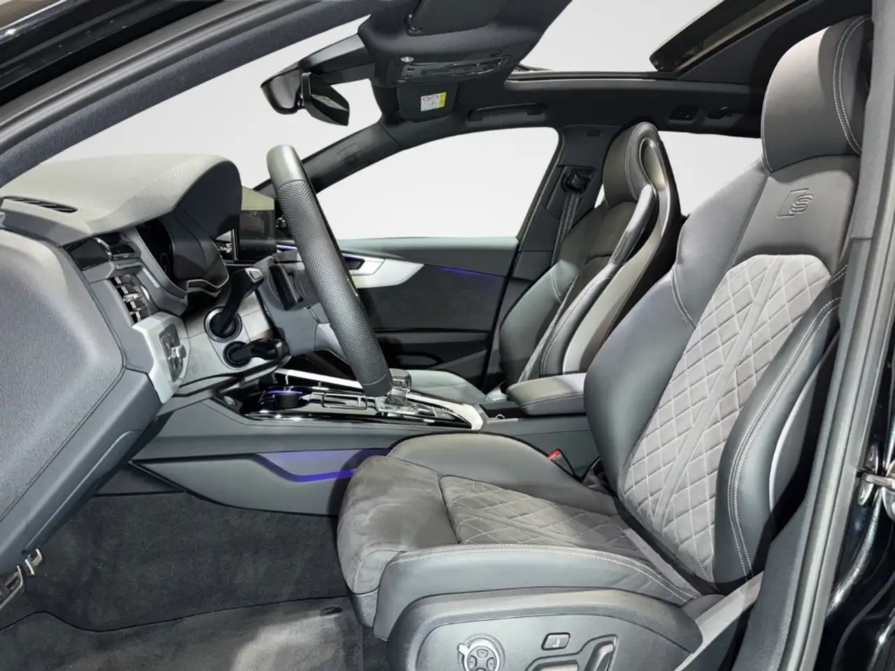 Audi A4 40 TFSI S LINE EDITION PANO AHK MATRIX 360 CAM B&O — معرض صور السيارة 10