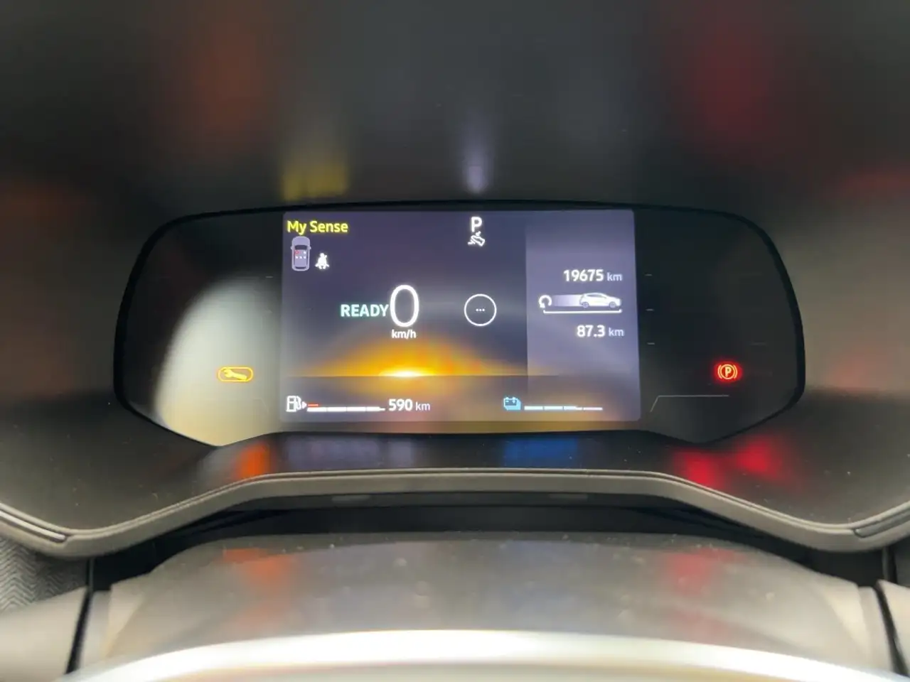 Renault Clio TECHNO E-Tech FULL HYBRID 145 CARPLAY — Galería del vehículo 13