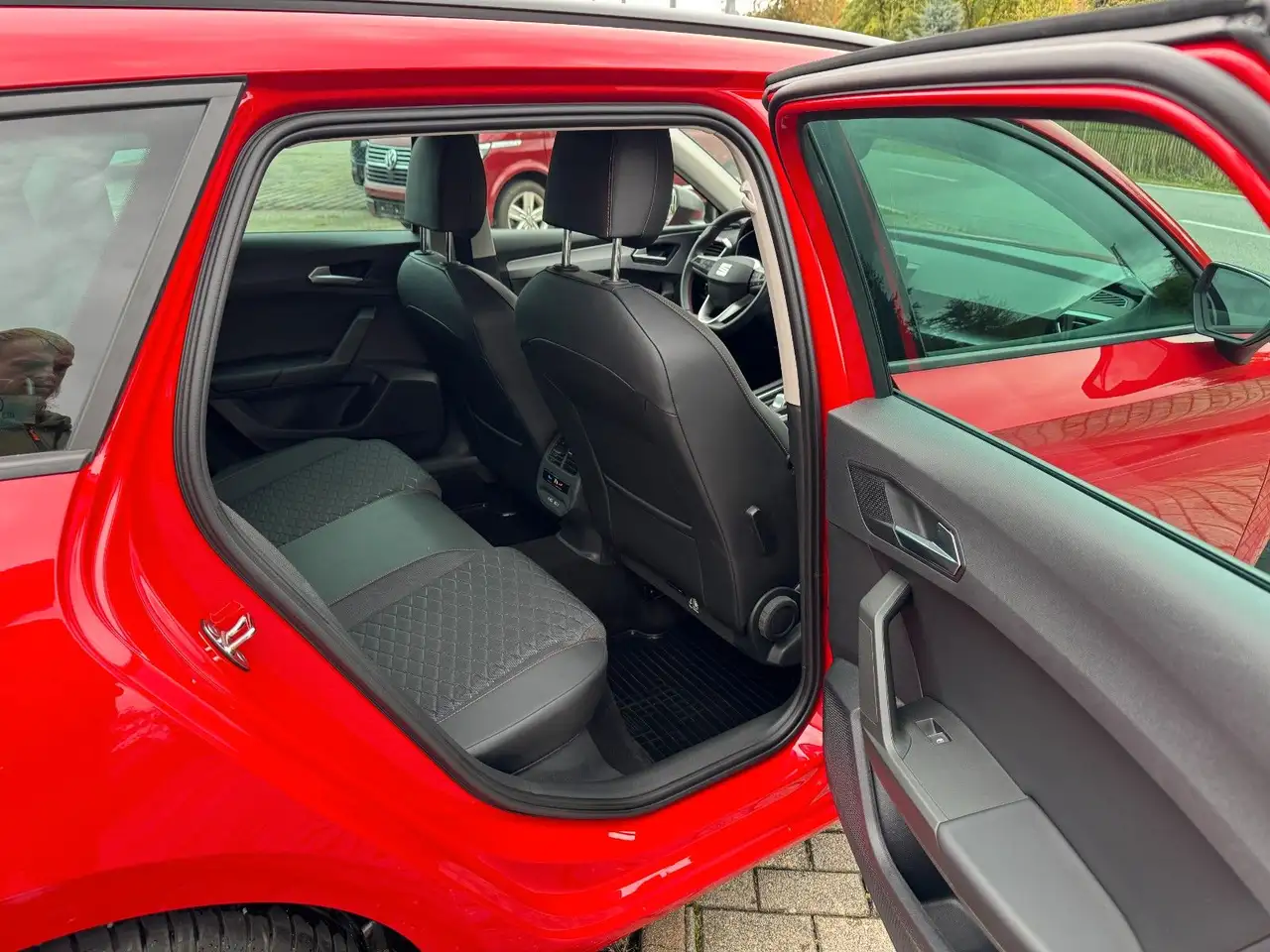 SEAT Leon Sportstourer FR mit Neuwagen Charakter — Galería del vehículo 12