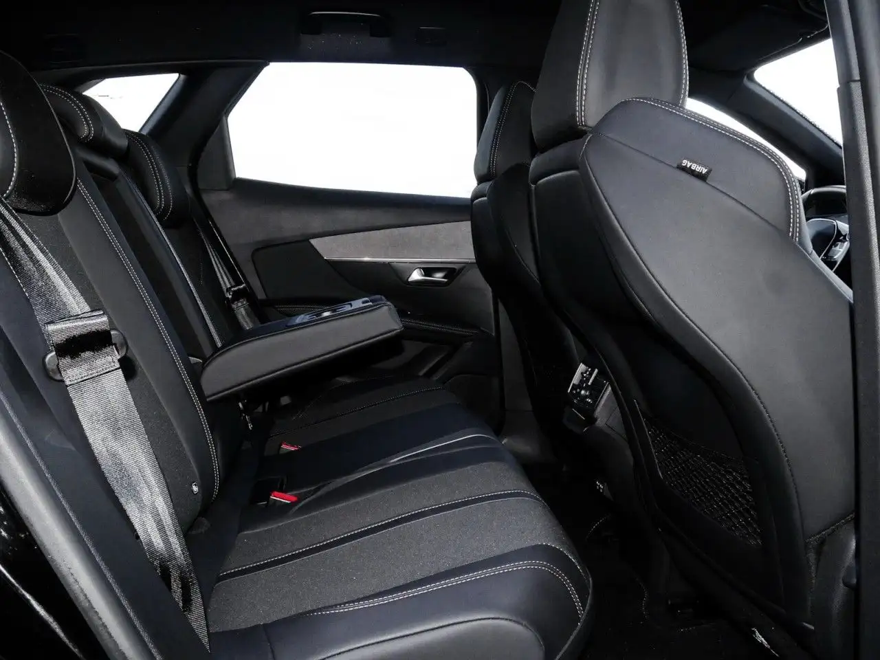 Peugeot 3008 GT 136 Hybrid Aut+Klima+Einparkhilfe+Sitzhz — Galería del vehículo 8