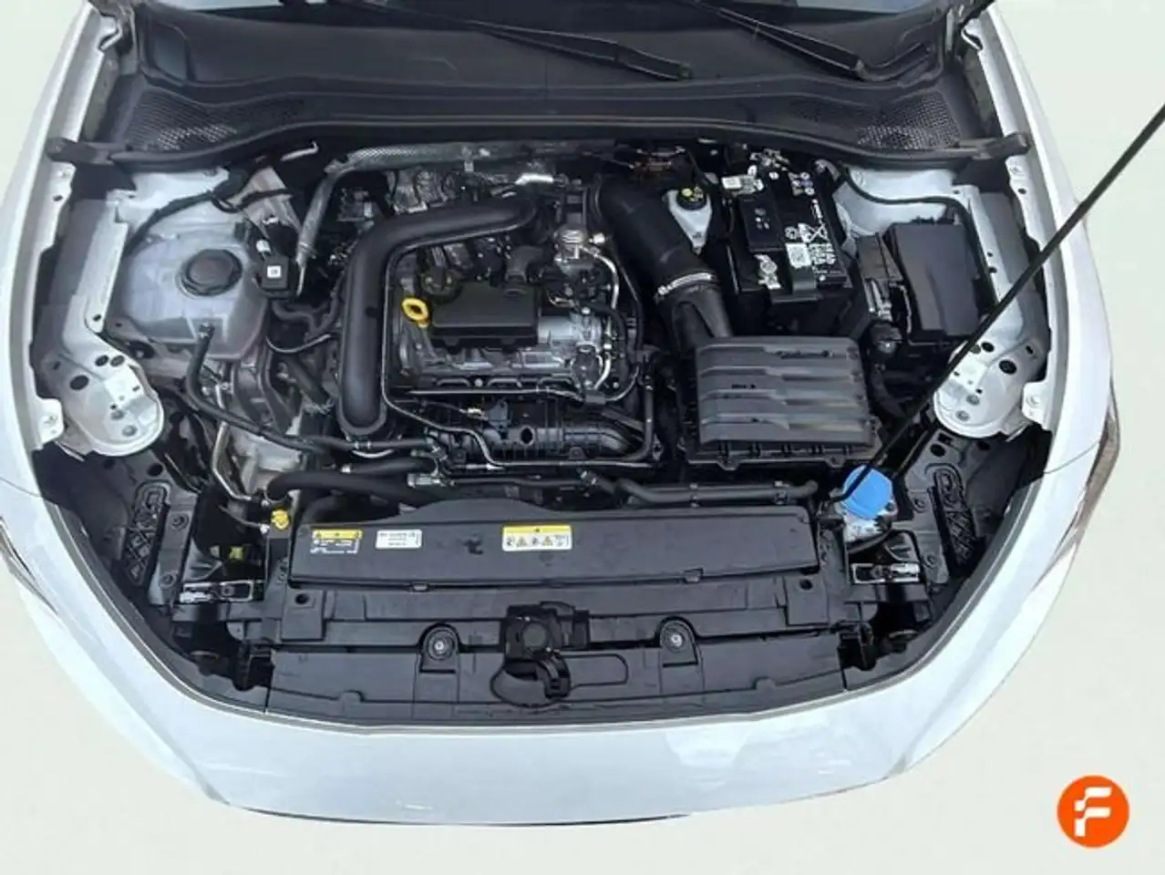 SEAT Leon 1.0 TSI S&S Style 25º Aniversario 110 — Vehicle gallery 23