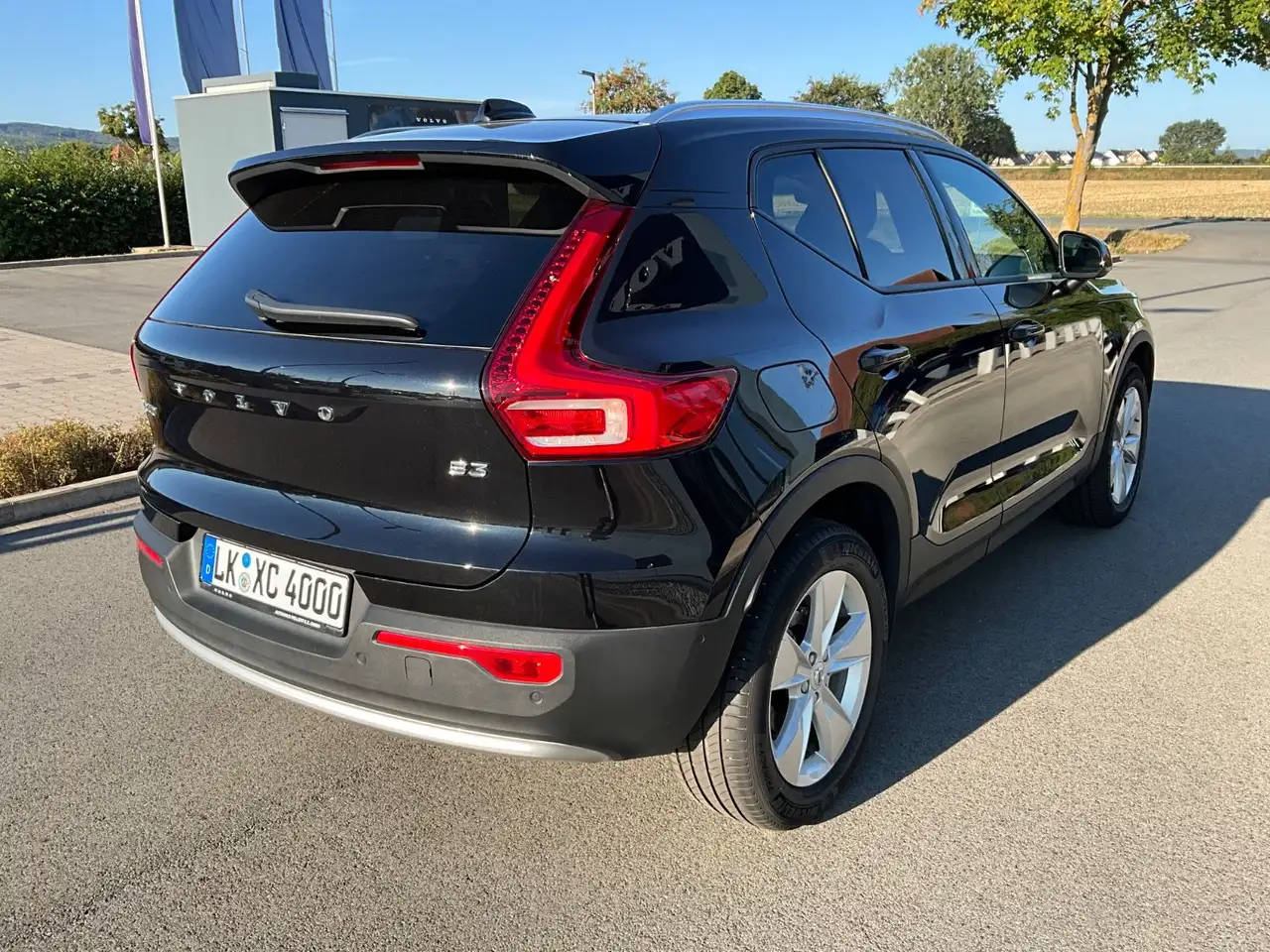Volvo XC40 B3 Core 2WD — معرض صور السيارة 5