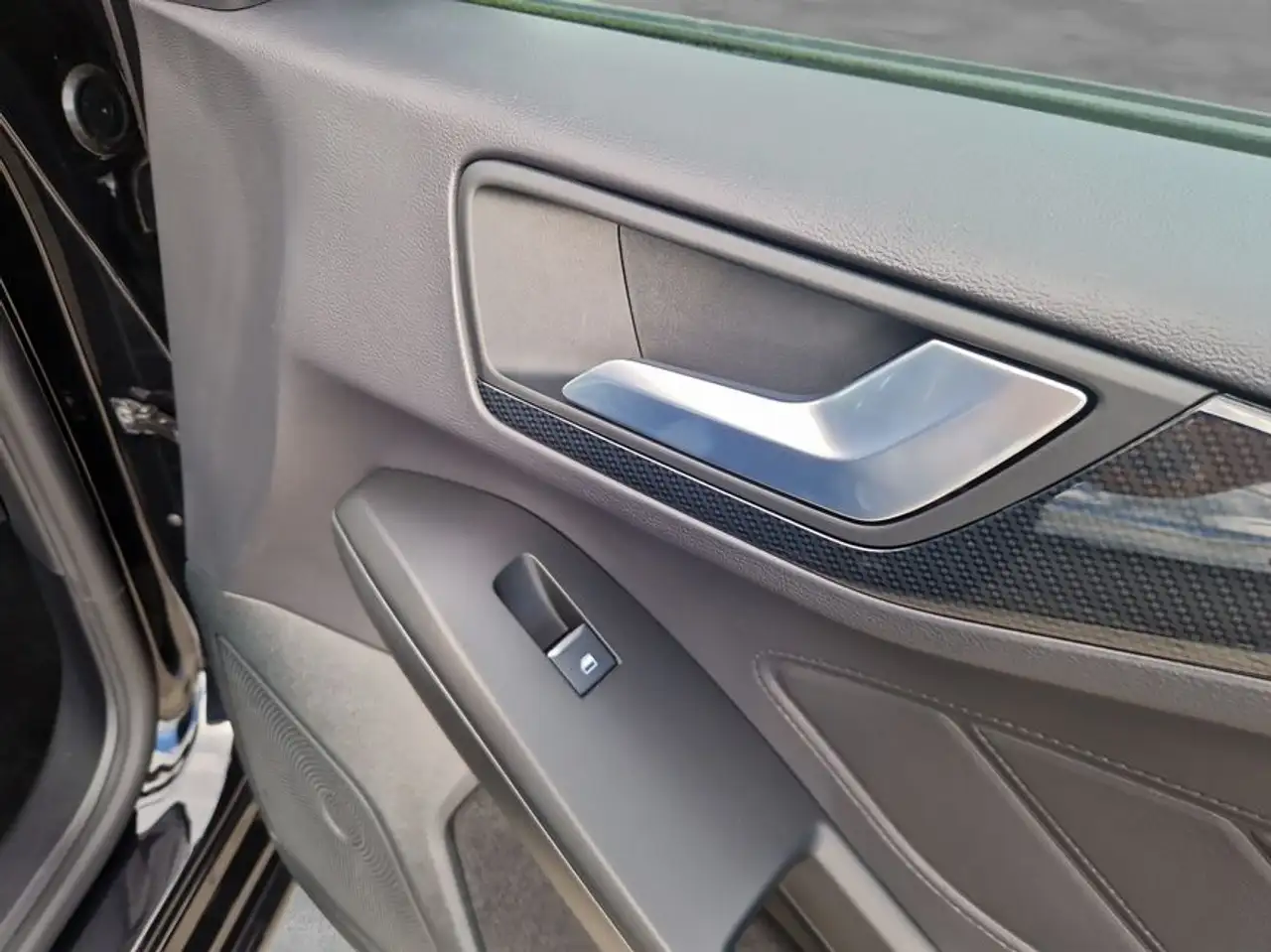 Ford Focus Turnier 1.0 EcoBoost Hybrid Aut. ST-LINE X — Vehicle gallery 19