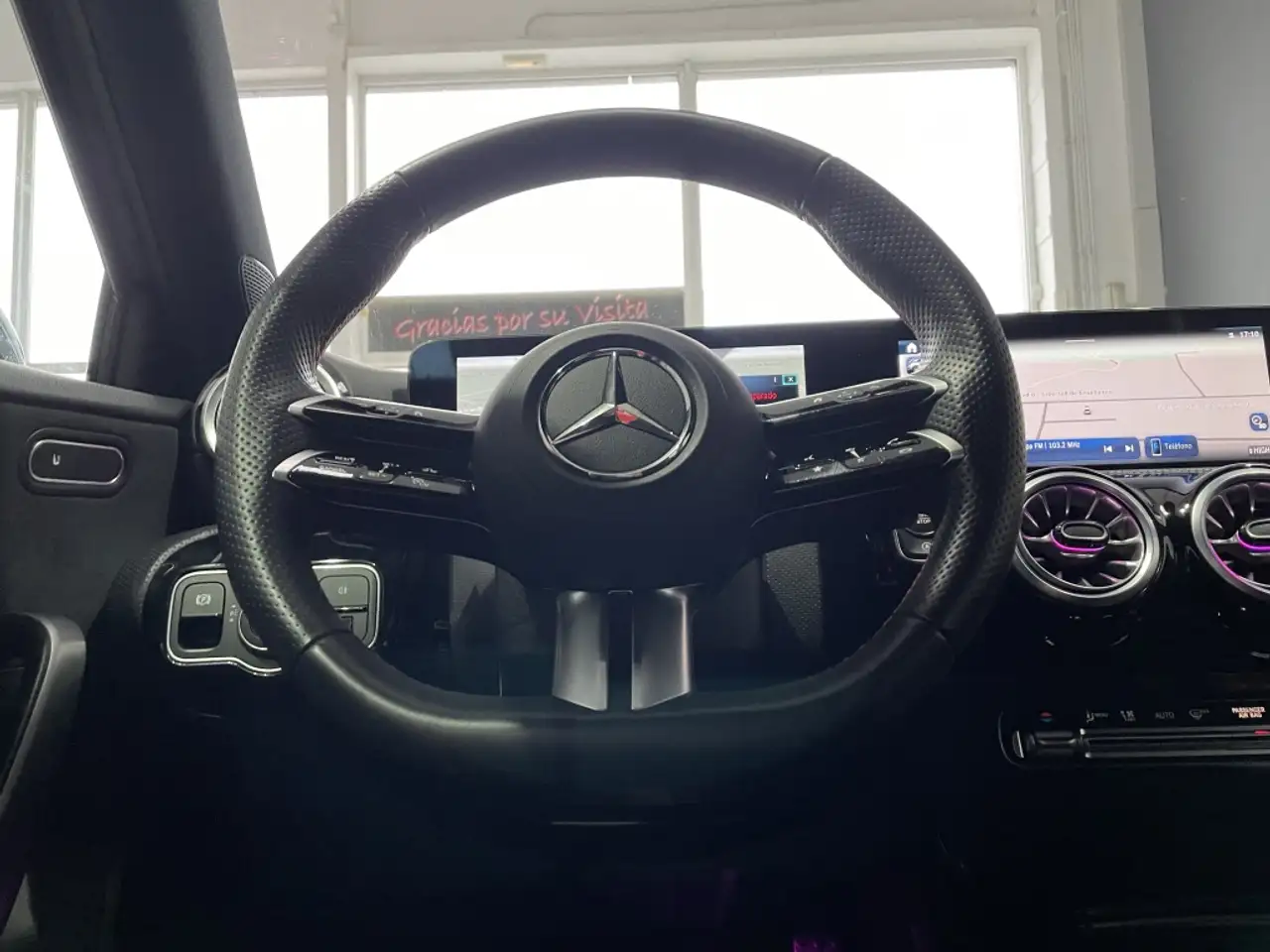 Mercedes-Benz A 180 Progressive Line Advanced 7G-DCT — Galerie du véhicule 30