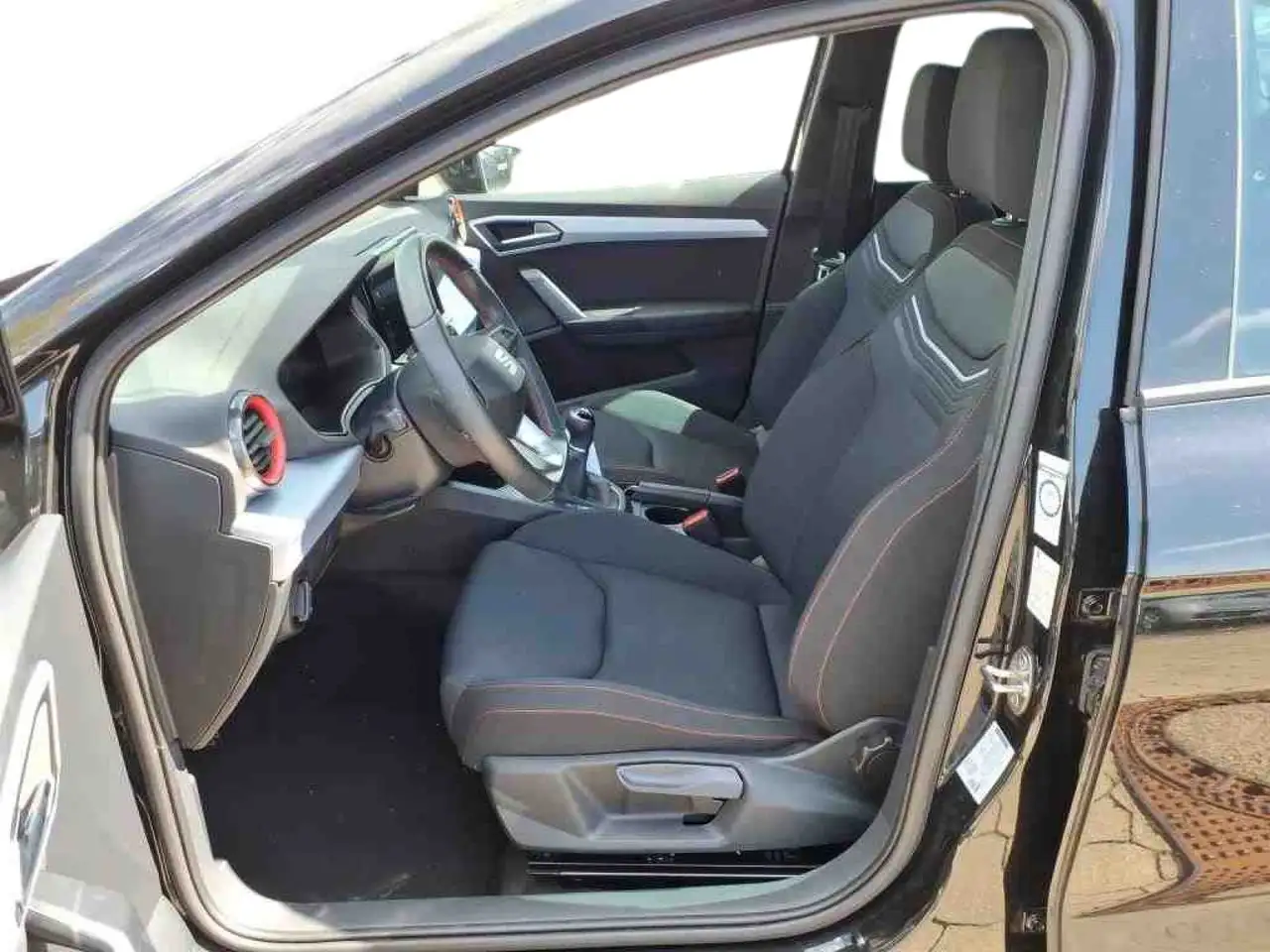 SEAT Ibiza FR 1.0TSI LED ACC CAM Sitzhzg APP Climatr — Galería del vehículo 5