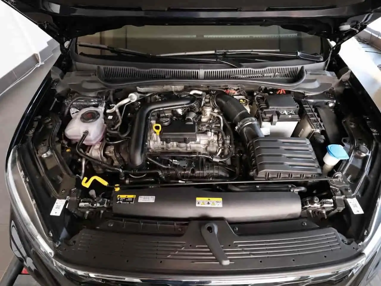 Volkswagen Taigo 1.0 TSI R-Line Pano+Matrix+Navi+ACC — Vehicle gallery 6