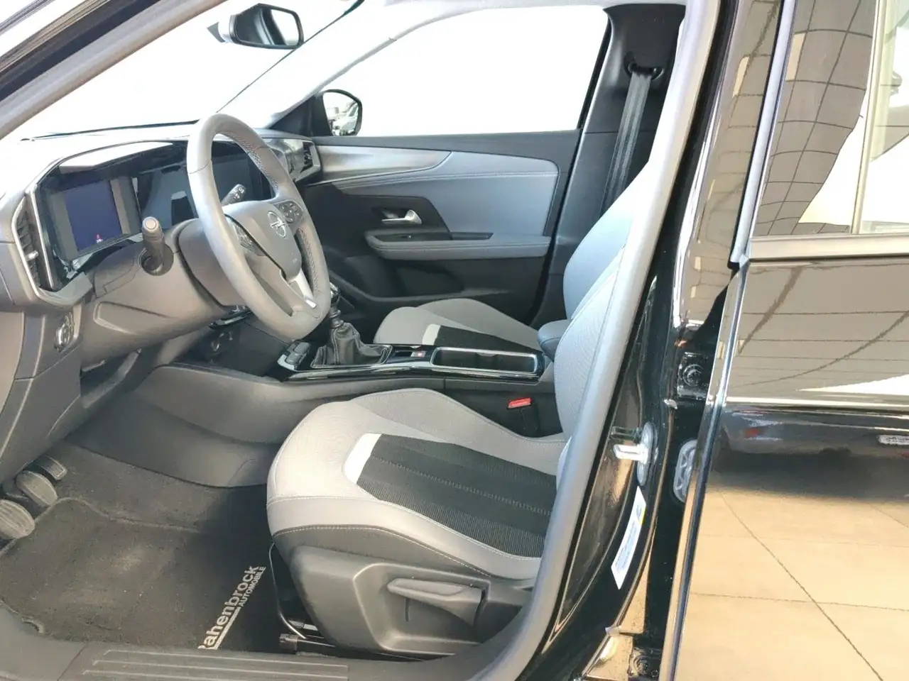 Opel Mokka Elegance Allwetterreifen 101PS — Galerie du véhicule 7