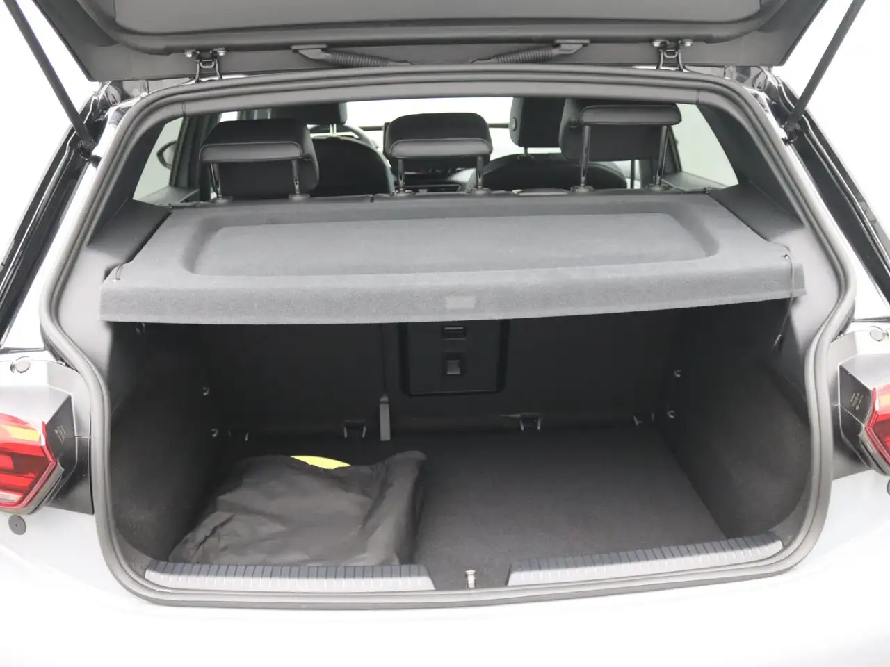 Volkswagen ID.3 Pro Move / Navi, CarPlay, Standklima, LED — Vehicle gallery 10