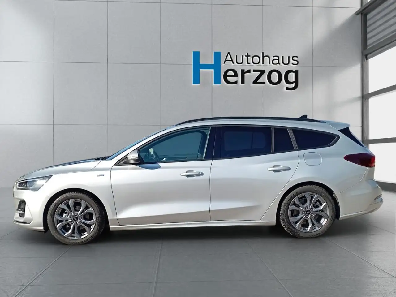 Ford Focus Turnier 1.0 EcoBoost Hybrid Aut. ST-LINE X — Galería del vehículo 2