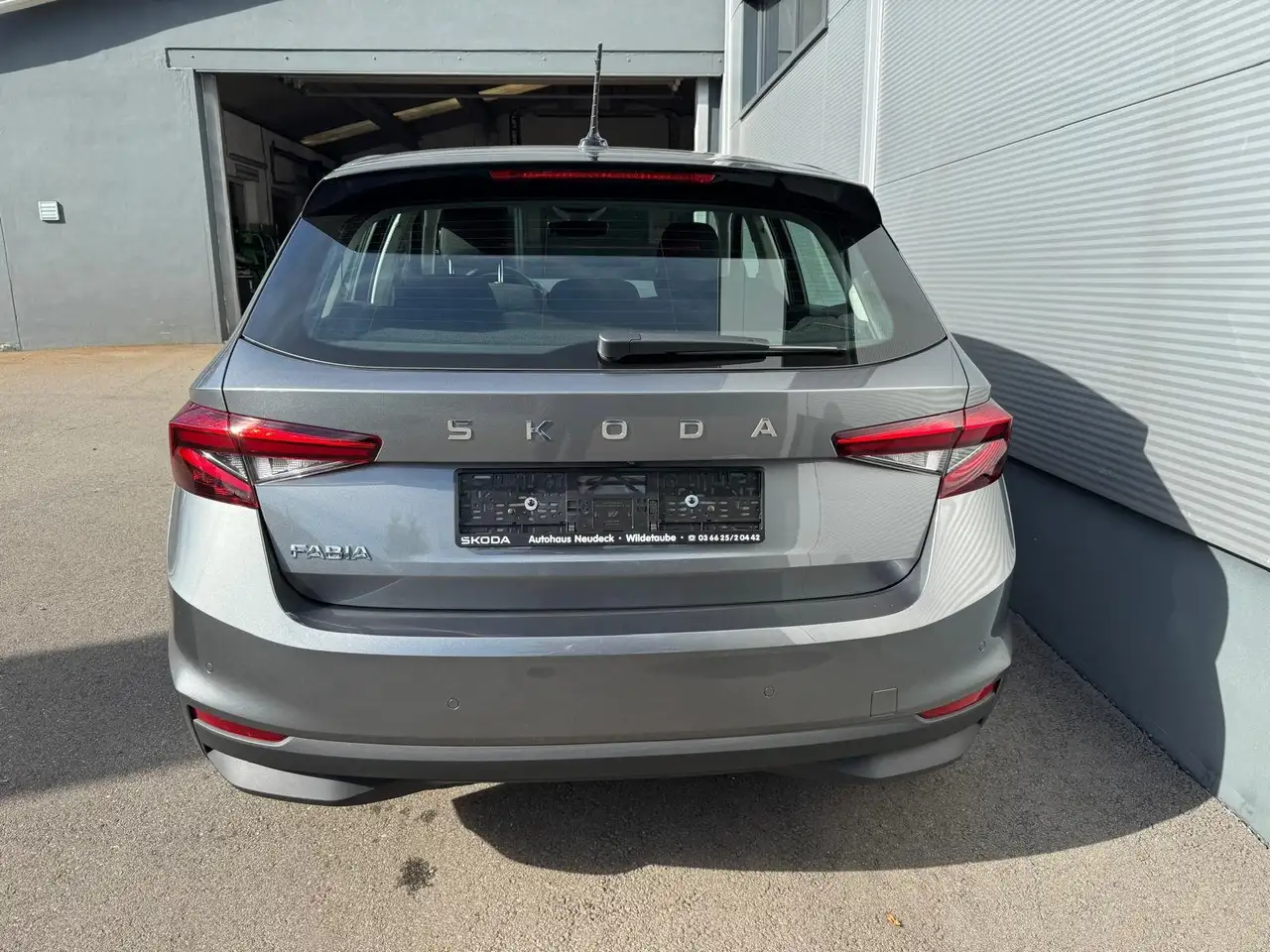 Skoda Fabia Fabia 1.0 TSI Navi Spurwechsel uvm — معرض صور السيارة 4