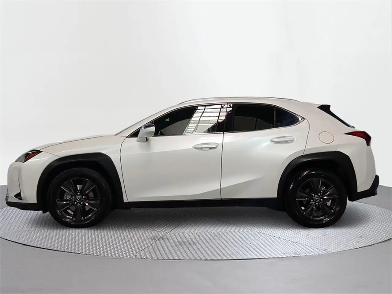 Lexus UX 300e e- Plus — Galerie du véhicule 3