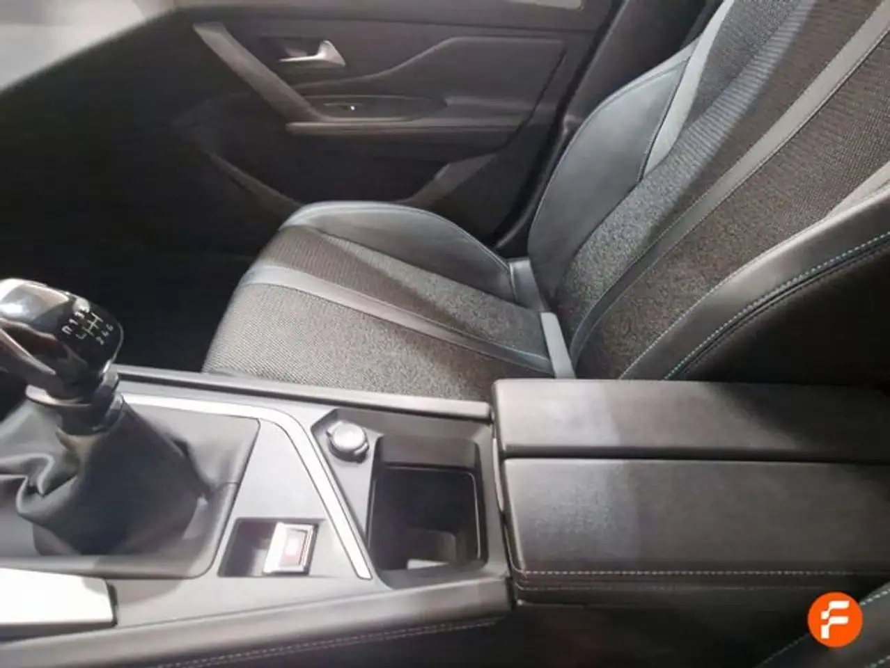 Peugeot 308 1.2 PureTech S&S Allure 130 — Galería del vehículo 30
