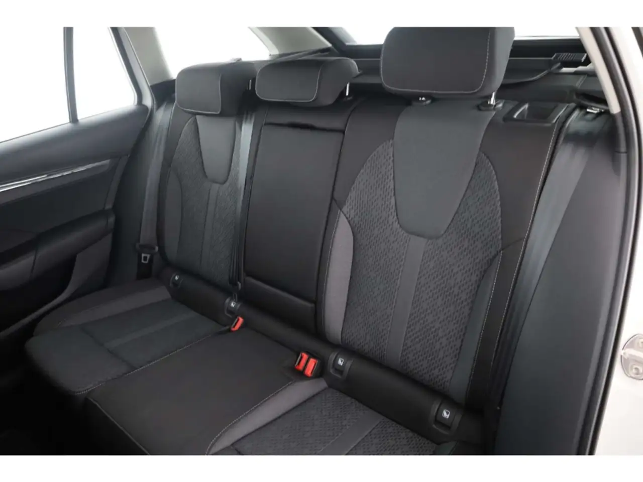 Skoda Octavia Combi 2.0 TSI DSG 4x4 Style HUD/AHK/ACC — Galerie du véhicule 11