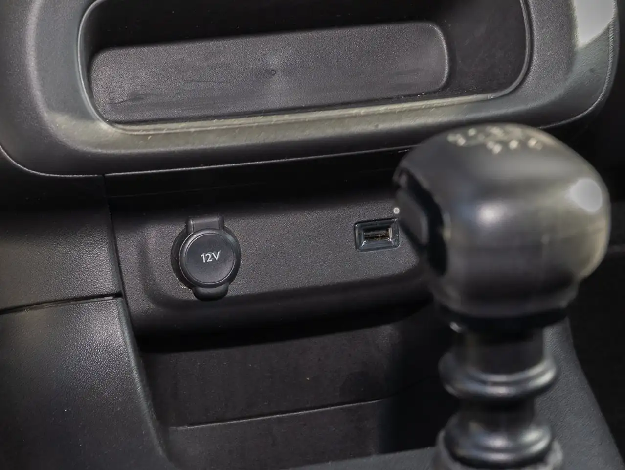 Citroen C3 1.2 PureTech 110 Max +PDC+CARPLAY+eFH+ISOFIX+ — Galerie du véhicule 8