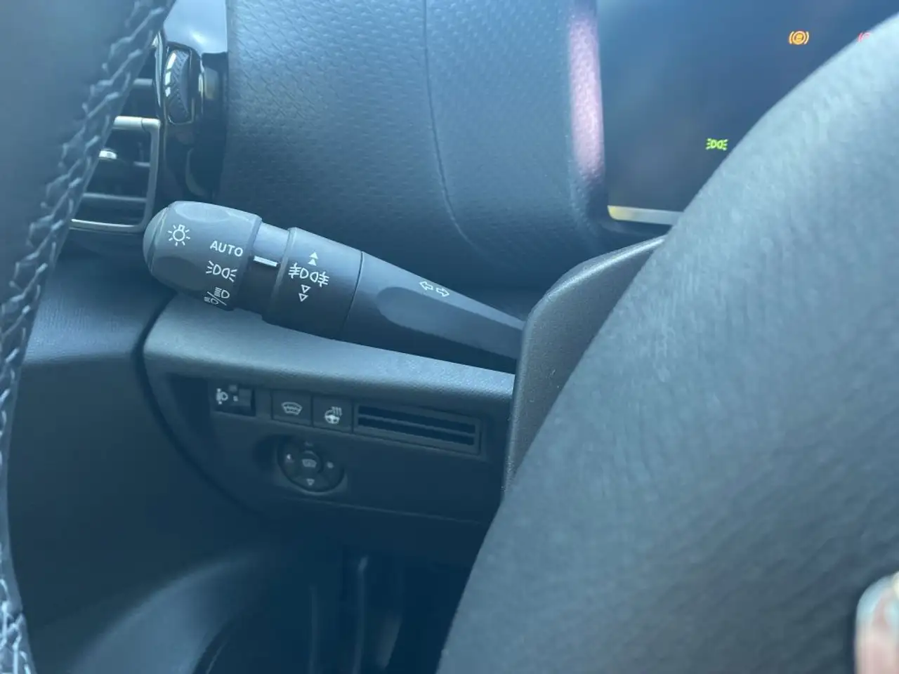 Citroen C4 PureTech 130 Stop&Start EAT8 MAX *Alcantara* — Vehicle gallery 15
