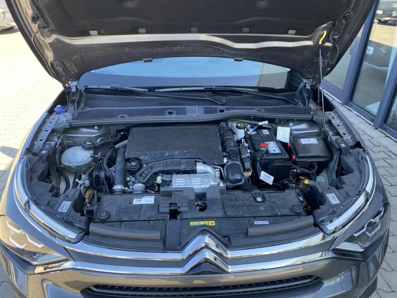 Citroen C4 PureTech 130 Stop&Start EAT8 MAX *Alcantara* — Vehicle gallery 27