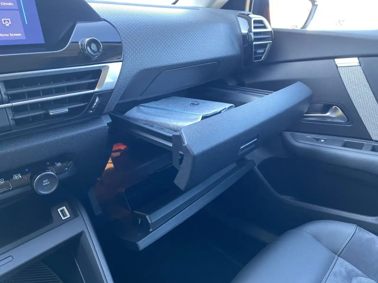Citroen C4 PureTech 130 Stop&Start EAT8 MAX *Alcantara* — Vehicle gallery 31