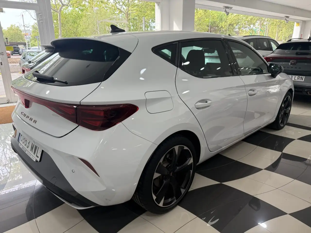 CUPRA Leon 1.5 ETSI Tech Edition DSG 110Kw — Vehicle gallery 4